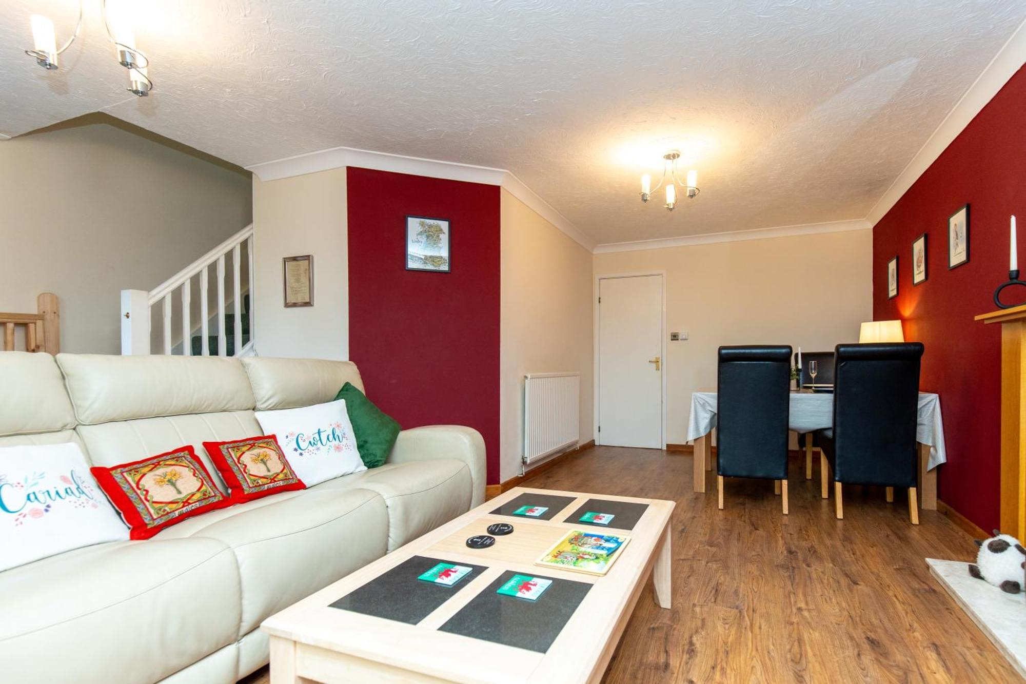 Comfortable And Spacious Superb Holiday Home In Llanelli, Dog Friendly Εξωτερικό φωτογραφία