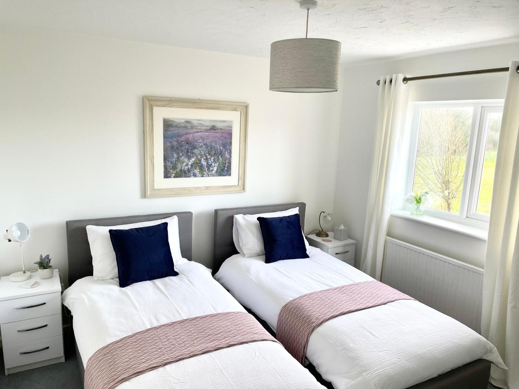 Comfortable And Spacious Superb Holiday Home In Llanelli, Dog Friendly Εξωτερικό φωτογραφία